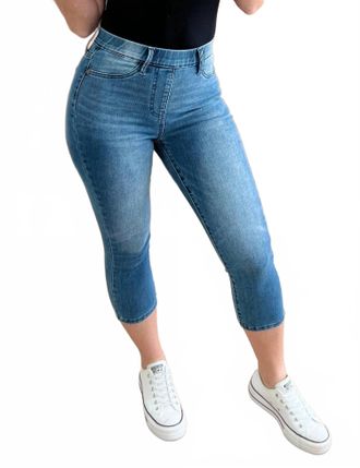 Judy Blue Cool Denim Pull On Non Distressed Capri Jeans In Blue
