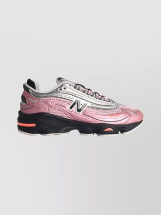 New Balance low-top sneakers