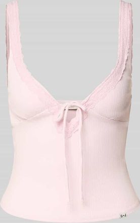 Guess Slim Fit Top mit Spitzenbesatz in Hellrosa, Gr&ouml;&szlig;e XS