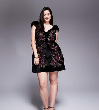 Asos Curve ASOS DESIGN Curve - Vestito corto in velluto nero decorato a fiori