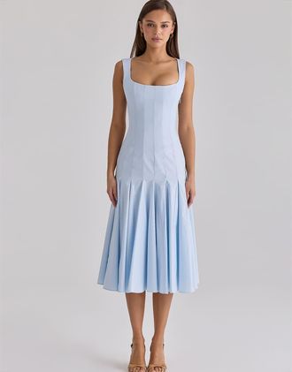 House of CB Soretta - Vestito midi in cotone blu a pieghe con laccetti