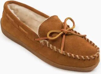 Minnetonka Womens Pile Lined Hardsole Shoes In Brown