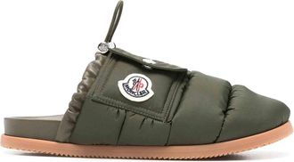 Moncler Muiltjes met Mon Pocket-logo en gewatteerde donsvulling