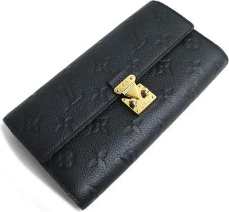 Louis Vuitton Pre-owned Wallets, female, Black, Size: ONE SIZE Pre-owned Textured Leather Wallet with Clasp Closure