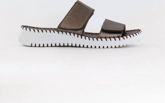 Eric Michael Womens Angie Sandal In Pewter
