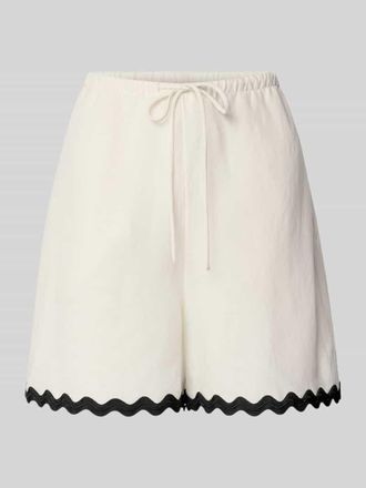 HUGO BOSS Regular Fit Shorts aus Lyocell-Leinen-Mix Modell HASLALA-1 in Offwhite, Gr&ouml;&szlig;e 34