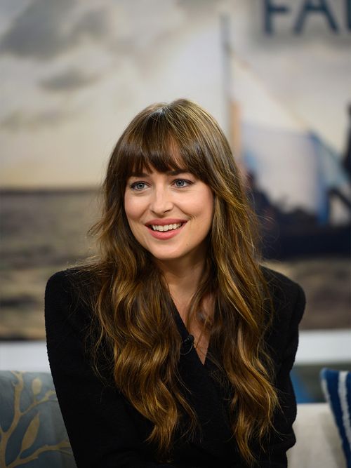 This is the trick to curling your hair with a flat iron, This is the trick to curling your hair with a flat iron, This is the trick to curling your hair with a straightening iron