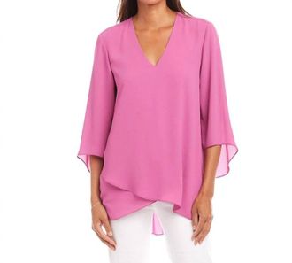 Karen Kane Bracelet Sleeve Asymmetric Top In Tulip