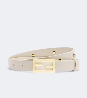 Fendi Cintur&oacute;n Fendi Tube de piel con tachuelas