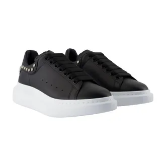 Alexander McQueen Studded Calfskin Sneaker - Black