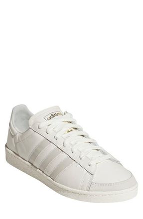 adidas Gender Inclusive Jabbar Low Sneaker in Off White/Alumina/Gold Met at Nordstrom, Size 10.5