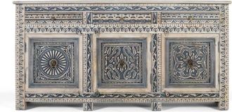 Giner&Colomer Aparador con tres cajones y cuatro puertas en madera de sheesham