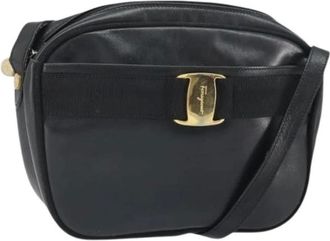 Ferragamo Pre-owned Cross Body Bags, female, Black, Size: ONE SIZE Pre-owned Vara Bow Camera Shoulder Bag