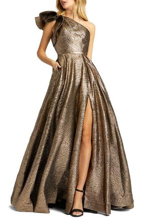 Mac Duggal One Shoulder Bow Detail Metallic Ballgown in Antique Bronze at Nordstrom, Size 0