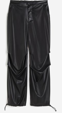 H&M Fallschirmhose mit Coating - Schwarz