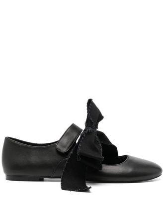 Yohji Yamamoto bow-detailed strappy ballerinas - women - Rubber/Grained Leather/Sheepskin - 37 - Black