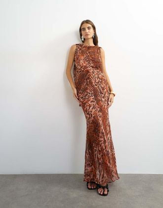 Topshop Vestito lungo trasparente con schiena scoperta e stampa animalier rosa scuro