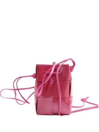 Bottega Veneta mini Cassette bucket bag - women - Patent Leather - One Size - Pink
