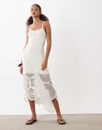 Asos Vestito midi in maglia compatta alluncinetto bianco a contrasto-Marrone