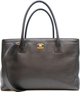 Chanel Black Leather Tote Bag (Pre-Owned)