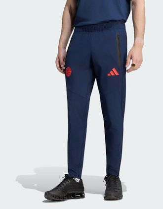 adidas FC Bayern M&uuml;nchen Tiro pantaloni da viaggio in blu indaco notte / rosso hi-res-Viola