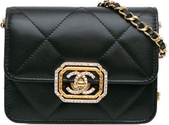 Chanel Borsa a tracolla trapuntata in pelle di vitello con strass e scomparto portacarte 2021-2024 - Nero