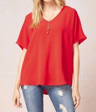 Entro Solid V-Neck Top In Red