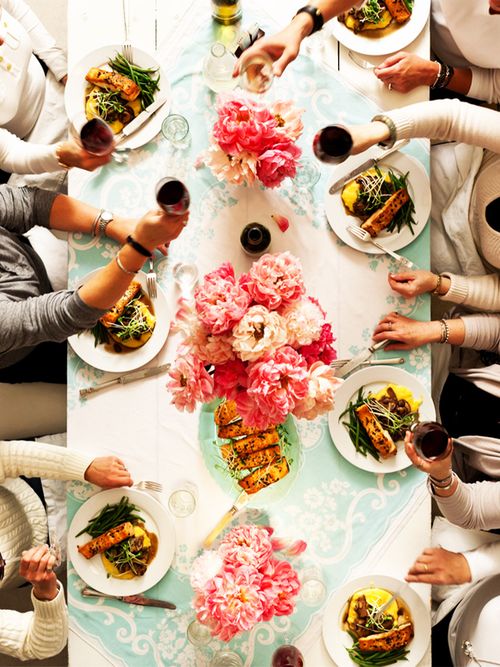 Behold, The Ultimate Dinner Party Playlist | Stylight