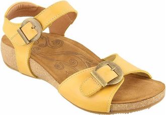 Taos Womens Vera Golden Sandal In Yellow