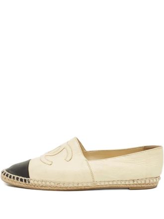 Chanel embossed toe cap espadrille - Neutrals