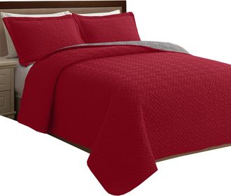 Elegant Comfort 3-Piece Majestic Quilted Reversible Bedspread Coverlet Set