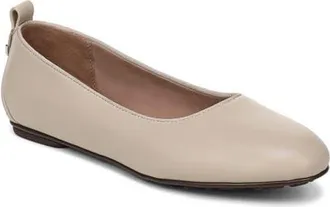Naturalizer Ava Ballet Flat in Sand Glow Leather at Nordstrom, Size 5.5