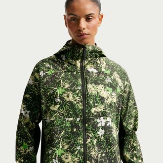 Nike Womens Nike ACG Five Towers UV Protection Jacket in Green | II3653-317