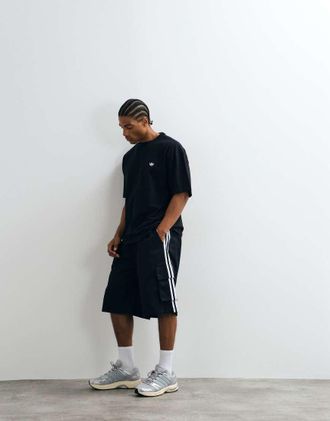 adidas Originals shorts cargo in twill neri-Nero