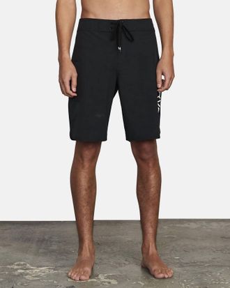 Rvca Mens Eastern Trunk 18 Shorts In Black