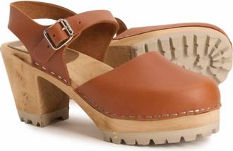 Mia Shoes Womens Abba Clog In Luggage