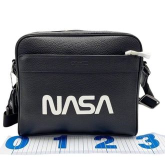 Coach Black Leather Shoulder Bag (Pre-Owned)