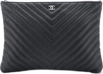 Chanel O Case Chevron Caviar Medium clutch bag - women - Calf Leather - One Size - Black