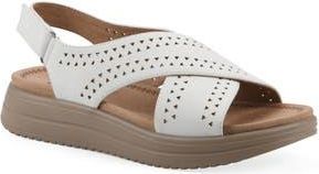 White Mountain Haniya Flatform Sandal in White/Nubuck at Nordstrom Rack, Size 8.5