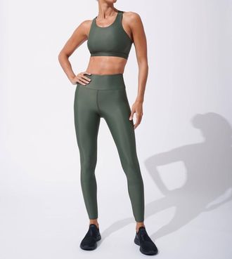 Heroine Sport Scoop Neck Body Bra In Army