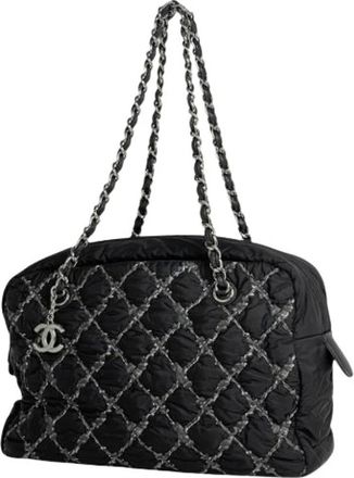 Chanel Pre-owned Shoulder Bags, female, Black, Size: ONE SIZE Pre-owned Vintage Nylon Shoulder Bag
