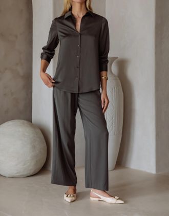 Skies Are Blue Clothing Beckett Ii V-Neck Button Down Blouse In Caper