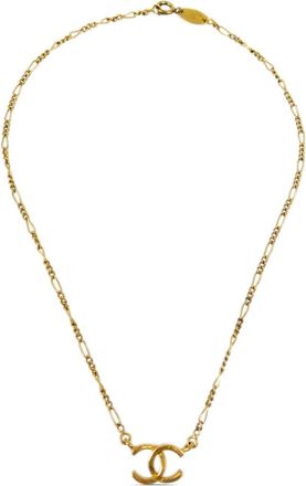 Chanel 1982 CC pendant necklace - women - Gold Plated - One Size