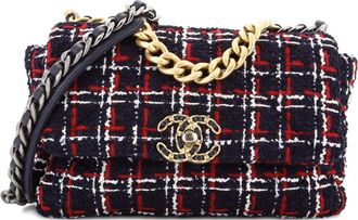 Chanel Borsa a tracolla 19 media in tweed trapuntato con battente - Blu