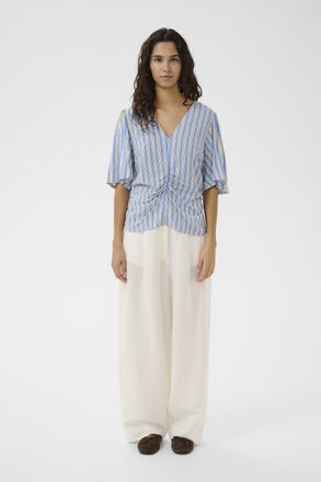 Soaked In Luxury Blouse met korte mouwen SLArjana Blouse met korte mouwen Feminine
