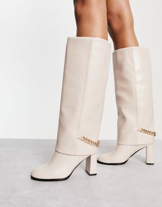 River Island Stivali risvoltati color crema con tacco e catenina-Bianco
