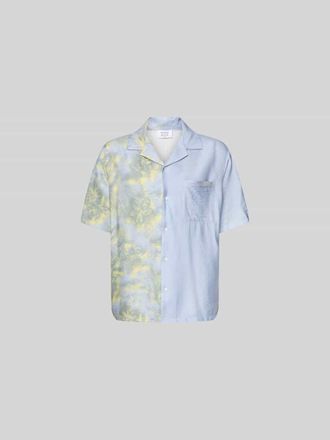 Maison Kitsun&eacute; Relaxed Fit Freizeithemd aus Viskose-Mix in Hellblau, Gr&ouml;&szlig;e XL