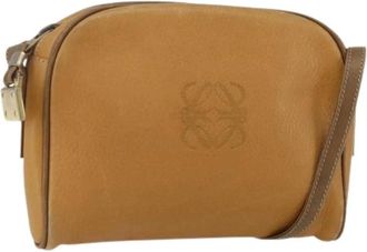 Loewe Pre-owned Cross Body Bags, female, Beige, Size: ONE SIZE Pre-owned Anagram shoulder bag