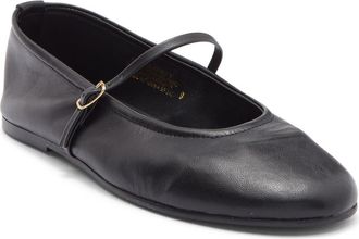 Steve Madden Besette Mary Jane Flat in Black Leather at Nordstrom, Size 10