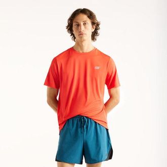 New Balance Hombre RC Essential T-Shirt en Rojo, Poly Knit, Talla XS
